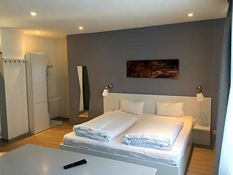 Apartment with Terrace(656 ft away from hotel)