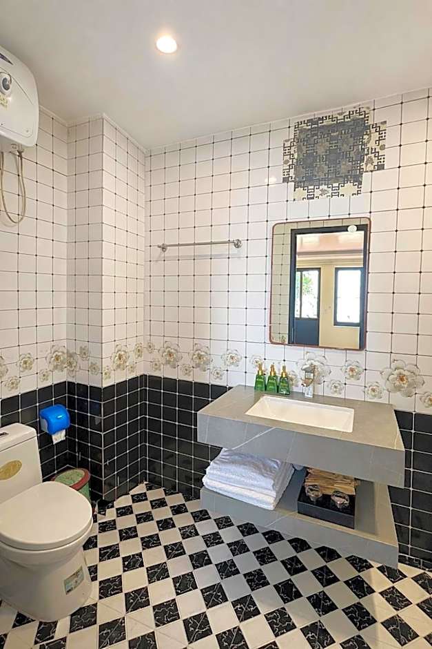 LePont Cat Ba Bungalow