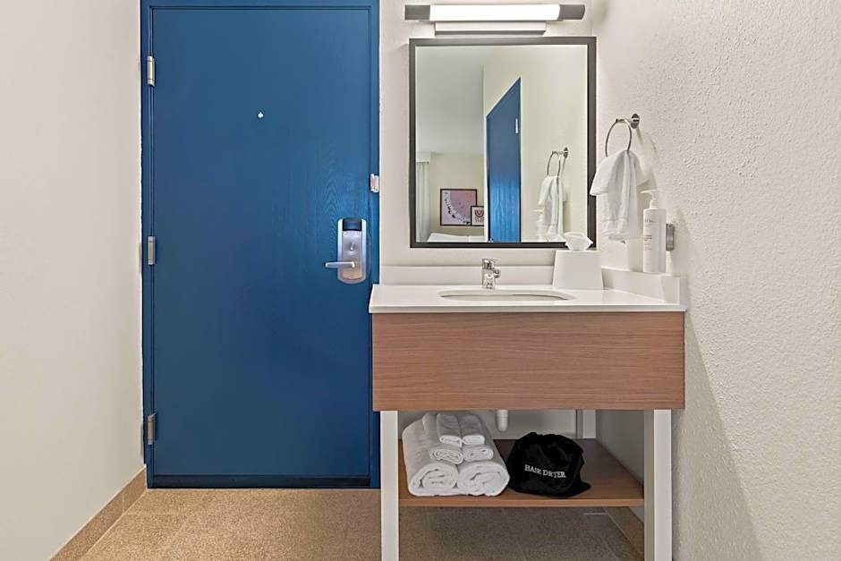 Spark by Hilton Wichita East