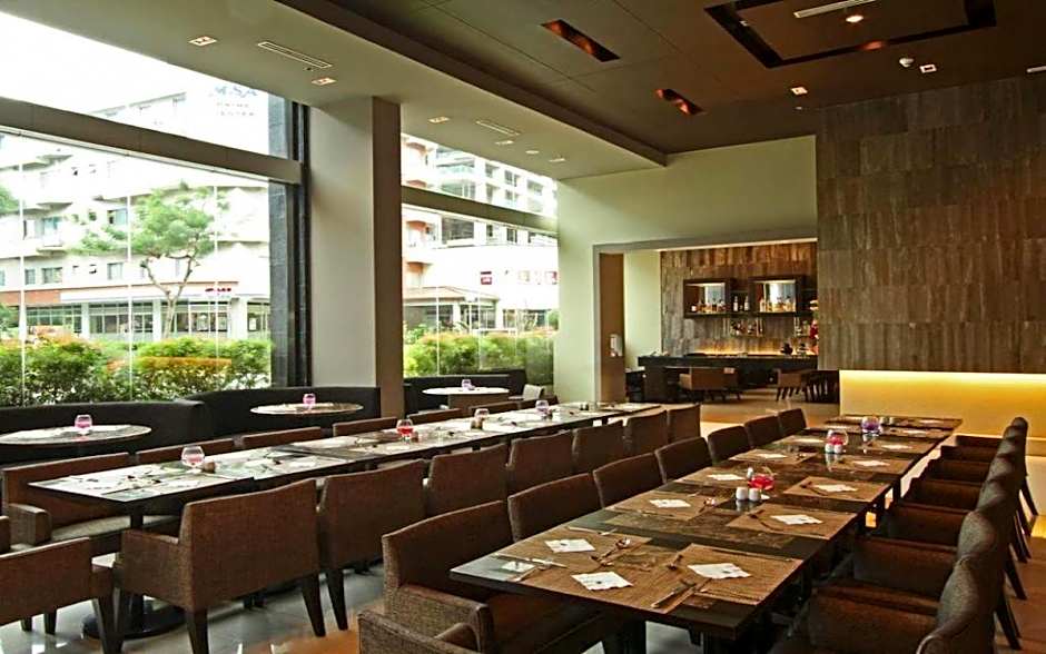 The B Hotel - Alabang