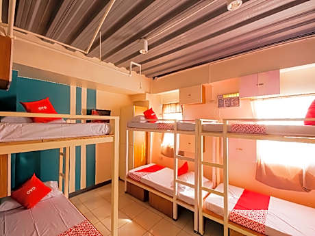 6-Bed Dormitory Room