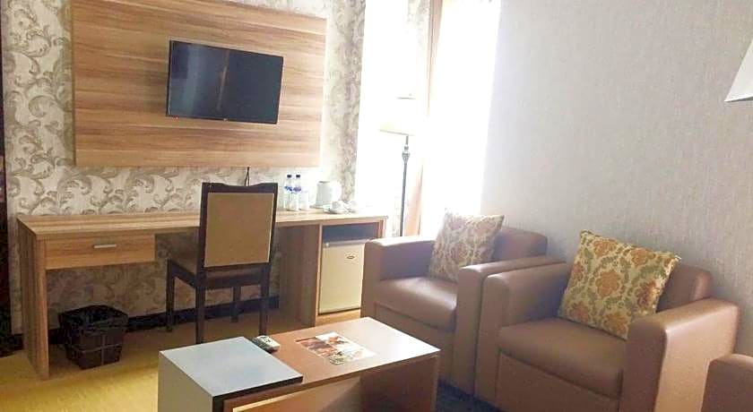 Puri Saron Denpasar Hotel