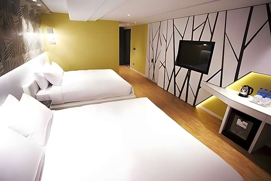 Royal Group Hotel Minghua Branch
