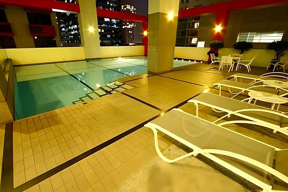 Bandara Suites Silom