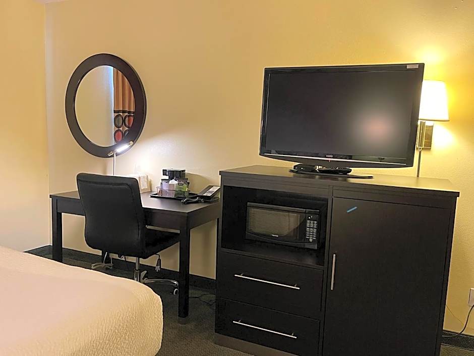 Super 8 by Wyndham Colby
