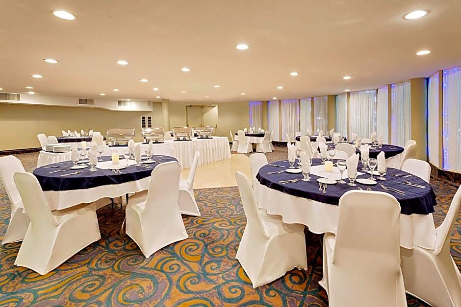 Ramada by Wyndham Kamloops