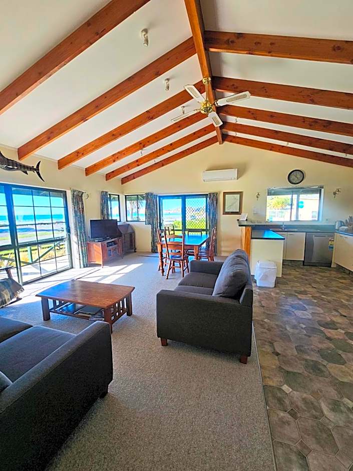 Castlepoint Holiday Park & Motels