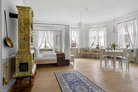 Executive King Suite - Non-Smoking