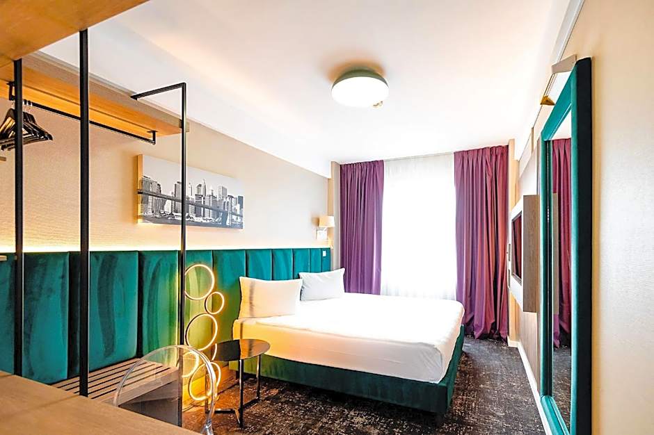 Business Hotel Conference Center & Spa