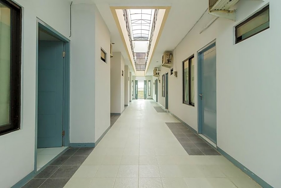 Formerly RedDoorz Syariah near Pondok Indah Mall 3