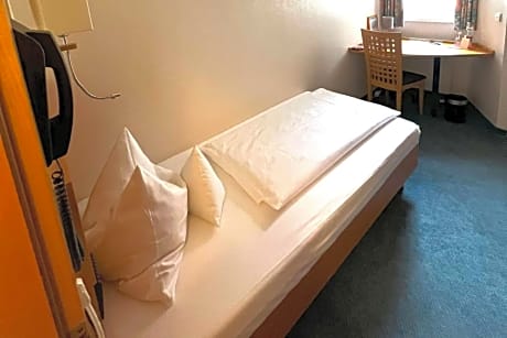 Classic Single Room