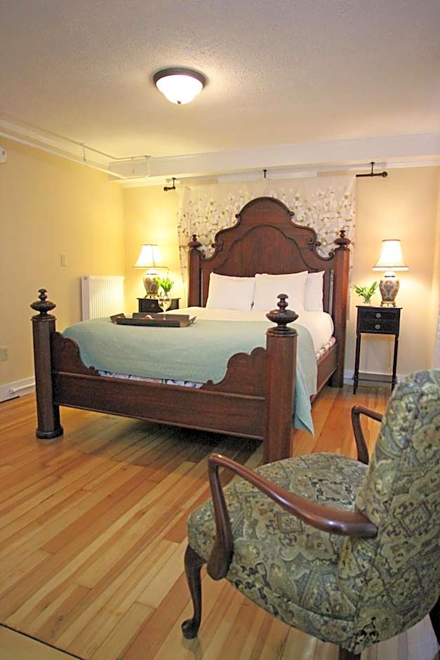 The Kennebunk Inn