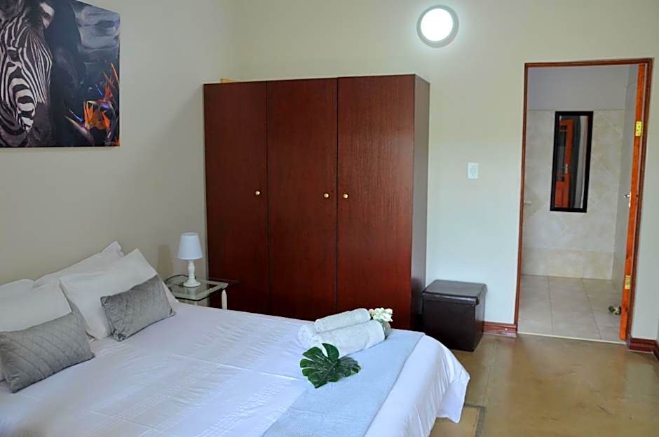 Muqurati Lodge - Dinokeng Game Reserve