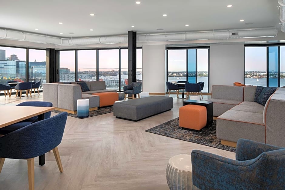 Hyatt Place Boston/Seaport District