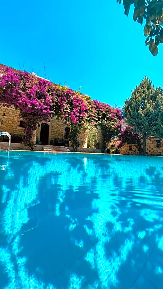 Alacati Zeytin Konak Hotel