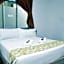 Promenade Service Apartment
