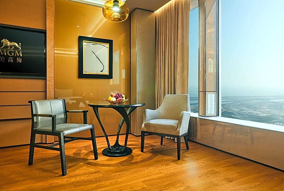 Photo 1 of 6 of M Tower Resort Premier Panoramic View Double Room
