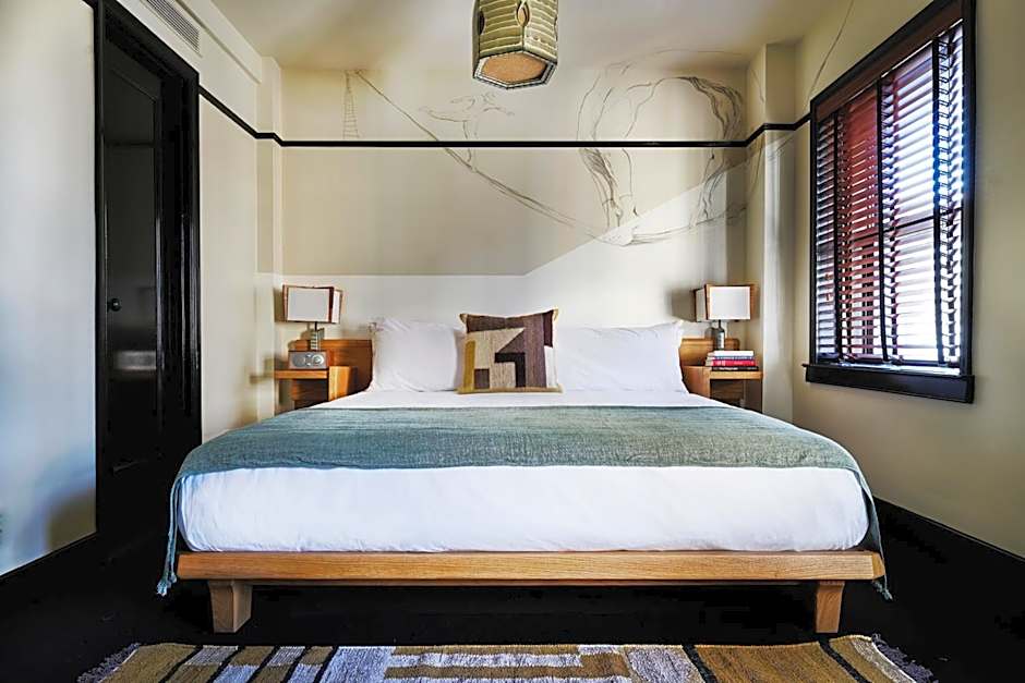 Photo 1 of 4 of Gw Suite