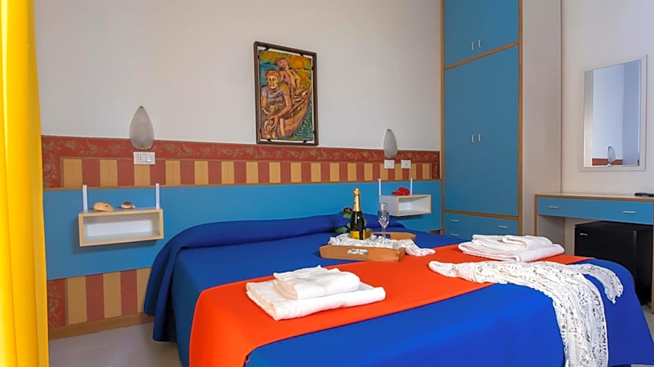 Hotel Plaza con piscina