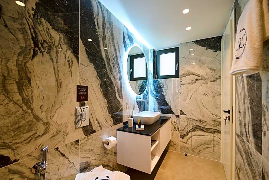 Monarco Executive Rooms