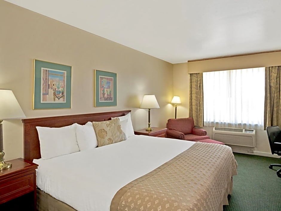 Ramada by Wyndham Draper
