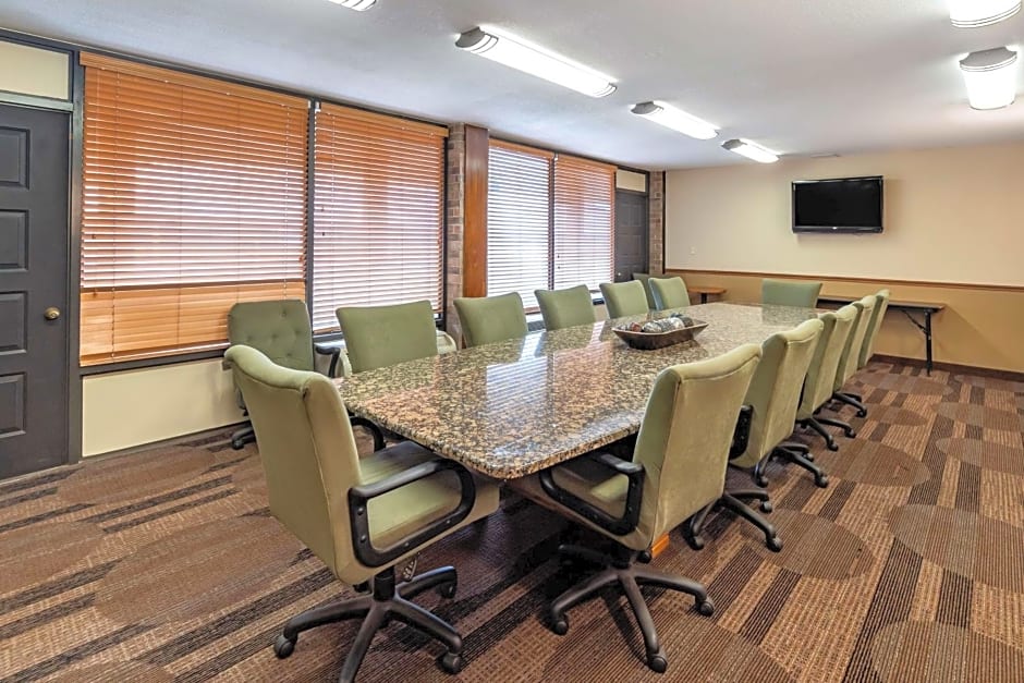 Best Western Plus Saddleback Inn and Conference Center