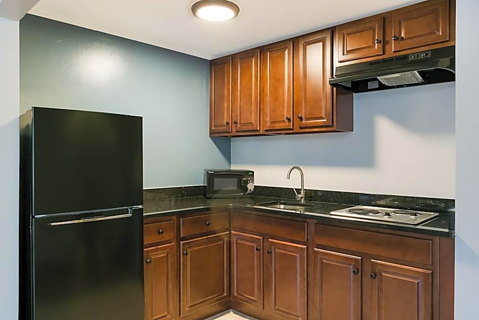 HomeTowne Studios Denver, PA