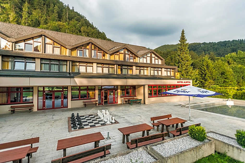 JUFA Hotel Grünau im Almtal