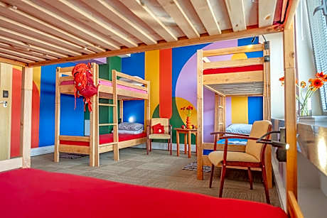 Bunk Bed in Mixed Dormitory Room