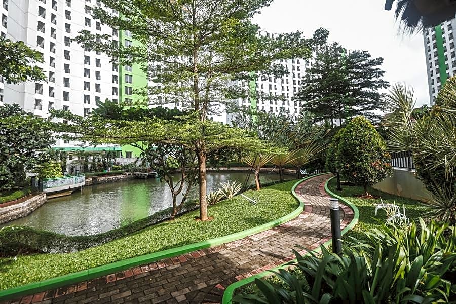 RedDoorz Apartment @ Green Lake View Ciputat