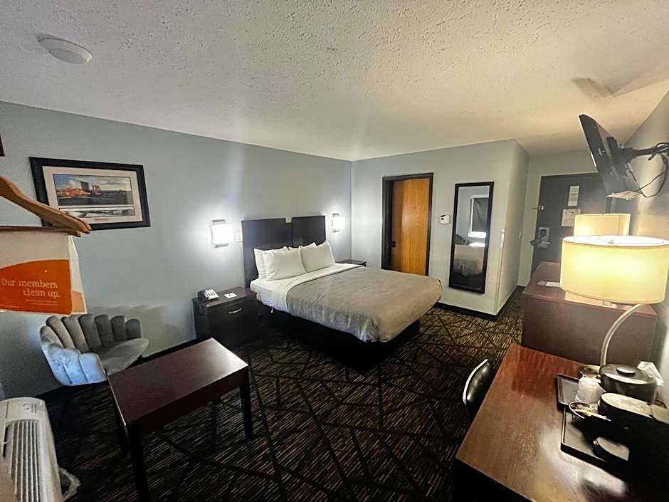 Quality Inn Grand Rapids Near Downtown