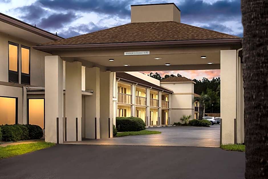 Quality Inn & Suites Ridgeland