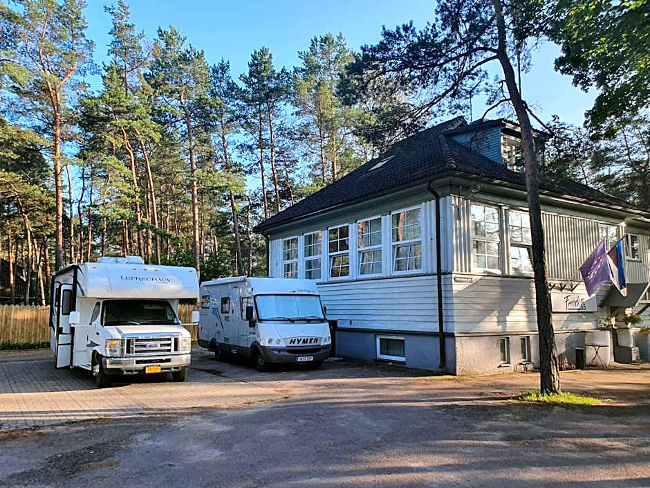 Freedom65 Hostel and Caravan