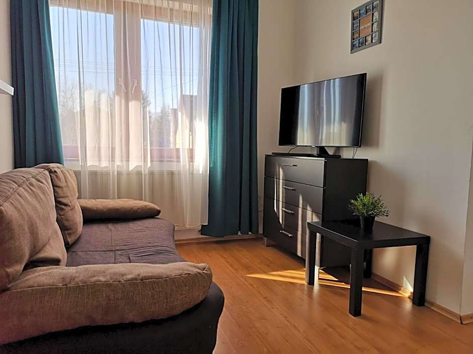 Parton Hotel & Bowling