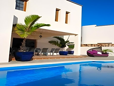 Las Caletas Village