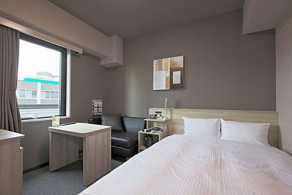 Hotel Route-Inn Toyama Ekimae