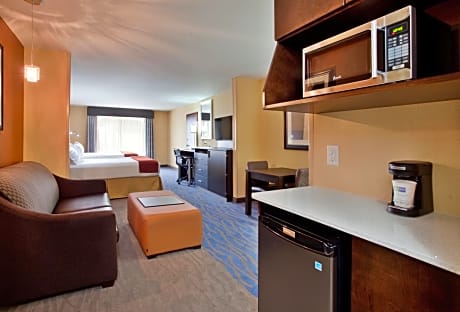 Suite with Two Beds - Non-Smoking