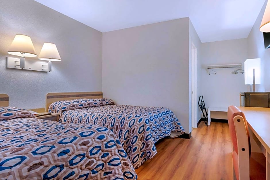 Photo 1 of 5 of Double Room with Two Double Beds - Smoking