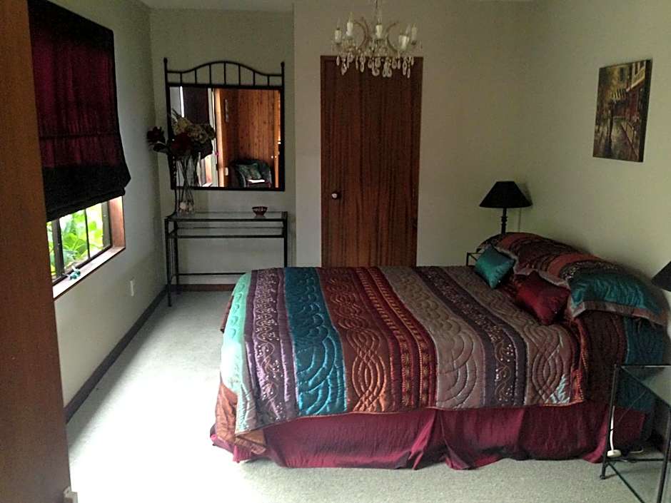 Foto 1 av 6 av 1 Queen Bed