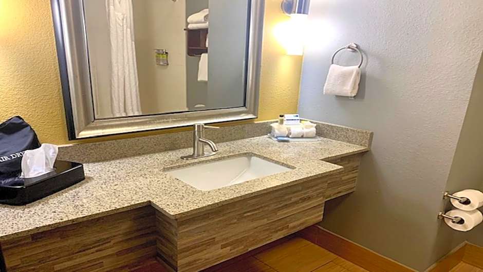 Holiday Inn Express & Suites Perry-National Fairground Area by IHG