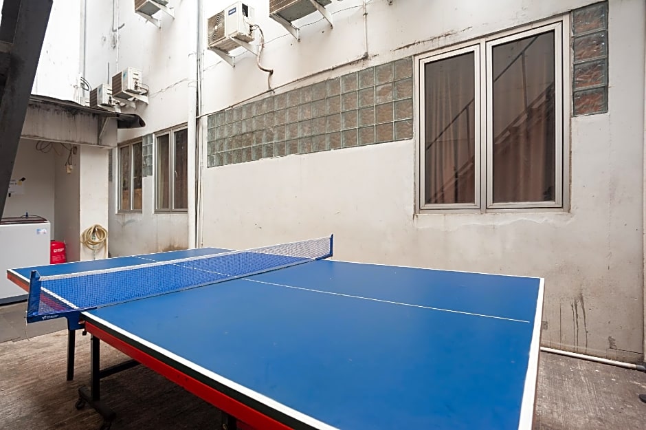 RedDoorz Plus near Plaza Blok M