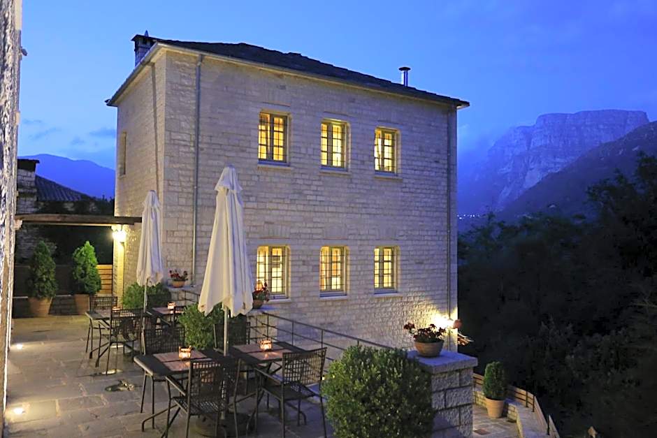 Gamila Rocks Mountain Hotel