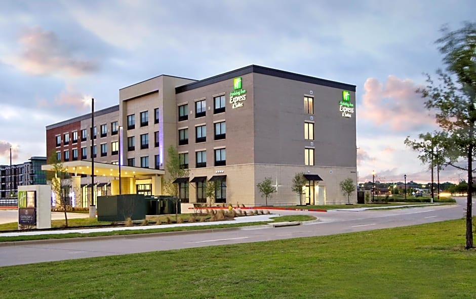 Holiday Inn Express & Suites - Frisco NW Toyota Stdm, an IHG Hotel