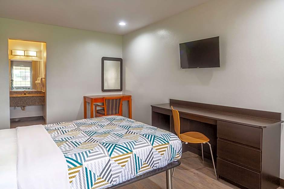 Motel 6-Livingston, TX