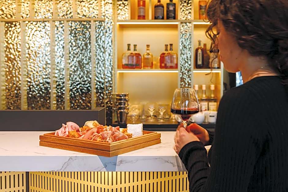 TRIBE Lyon Croix Rousse