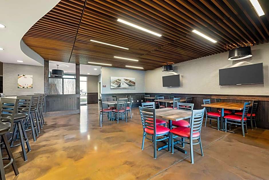 Best Western Plus Lakeview Hotel