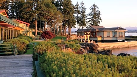 April Point Resort Spa Quadra Island Quadra Island Hotels Bc At Getaroom