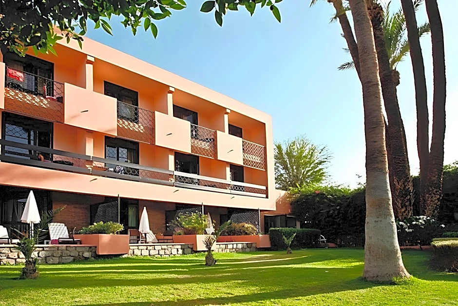 Chems Hotel