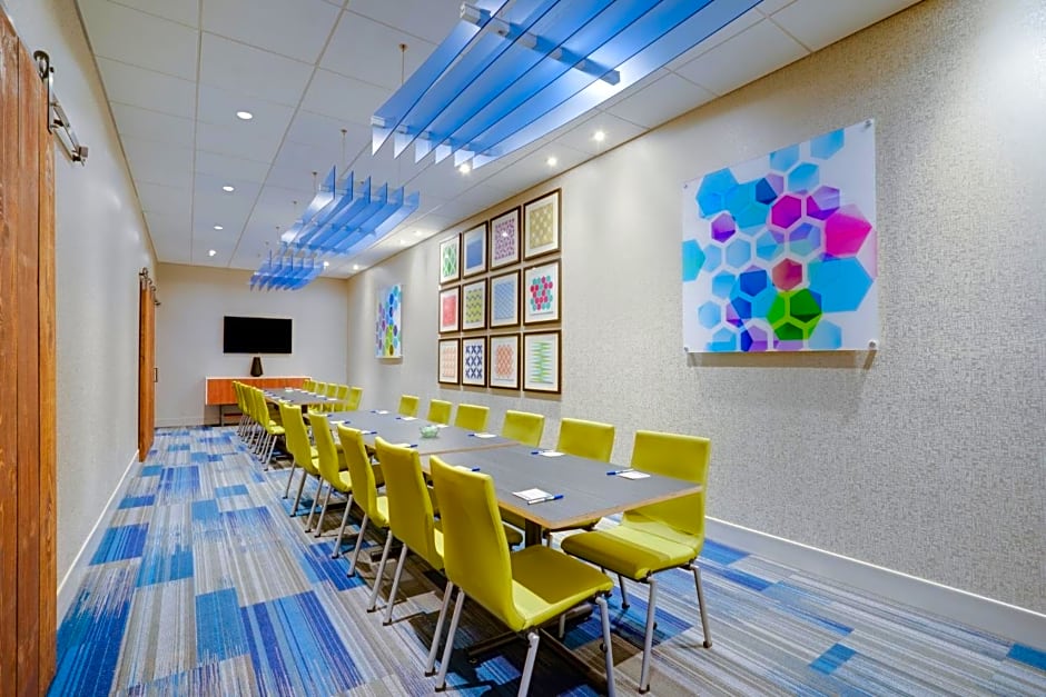 Holiday Inn Express & Suites Ft. Washington - Philadelphia By IHG