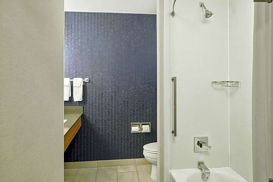 Fairfield Inn & Suites by Marriott South Boston